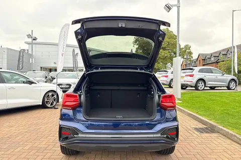 DK74XKU Audi Q2 Black Edition 35 TFSI  150 PS S tronic Thumbnail #40