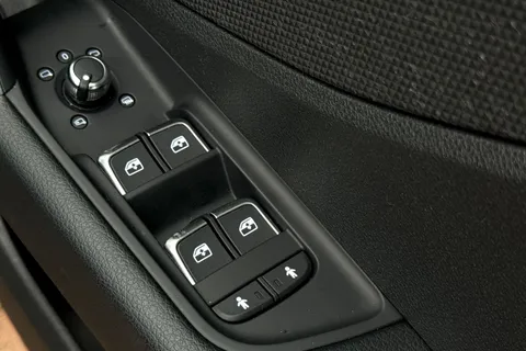 DK74XKU Audi Q2 Black Edition 35 TFSI  150 PS S tronic Thumbnail #43