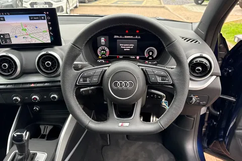 DK74XKU Audi Q2 Black Edition 35 TFSI  150 PS S tronic Thumbnail #46