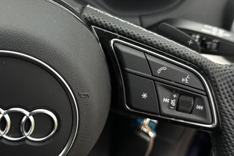 DK74XKU Audi Q2 Black Edition 35 TFSI  150 PS S tronic Thumbnail #48