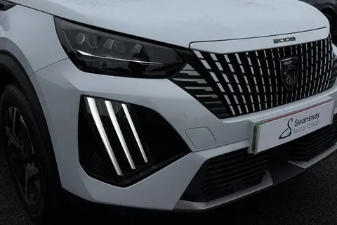 YA73VKW PEUGEOT e-2008 54kWh First Edition Auto 5dr (11kW Charger) Thumbnail #9