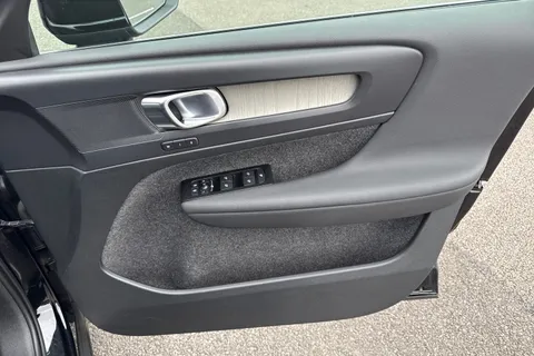 LL22SXU Volvo Xc40 1.5h T5 Recharge 10.7kWh Ultimate Bright Auto Euro 6 (s/s) 5dr Thumbnail #22