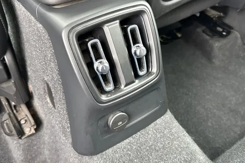 LL22SXU Volvo Xc40 1.5h T5 Recharge 10.7kWh Ultimate Bright Auto Euro 6 (s/s) 5dr Thumbnail #38