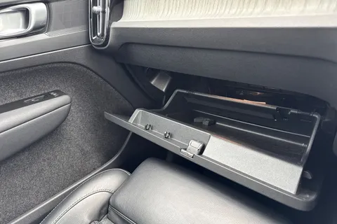 LL22SXU Volvo Xc40 1.5h T5 Recharge 10.7kWh Ultimate Bright Auto Euro 6 (s/s) 5dr Thumbnail #60