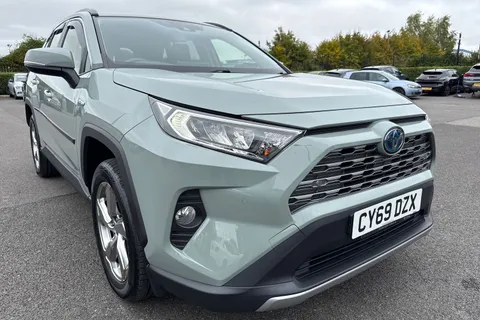 CY69DZX Toyota Rav4 2.5 VVT-h Design CVT 4WD Euro 6 (s/s) 5dr Thumbnail #9