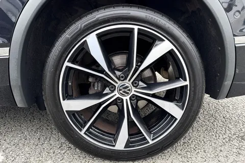 DX72ZVL Volkswagen Tiguan Allspace 1.5 TSI R-Line 5dr DSG ⭐1 Year VW Warranty⭐ Thumbnail #11