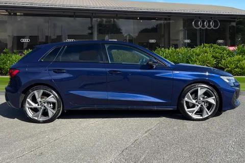 PJ25UKT Audi A3 Black Edition 35 TFSI  150 PS S tronic Thumbnail #4