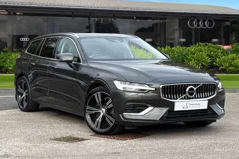 YP22XJW Volvo V60 2.0h T6 Recharge 18.8kWh Inscription Auto AWD Euro 6 (s/s) 5dr Thumbnail #2