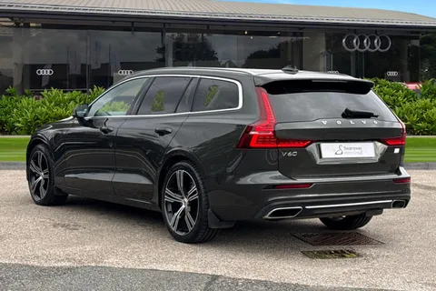 YP22XJW Volvo V60 2.0h T6 Recharge 18.8kWh Inscription Auto AWD Euro 6 (s/s) 5dr Thumbnail #3