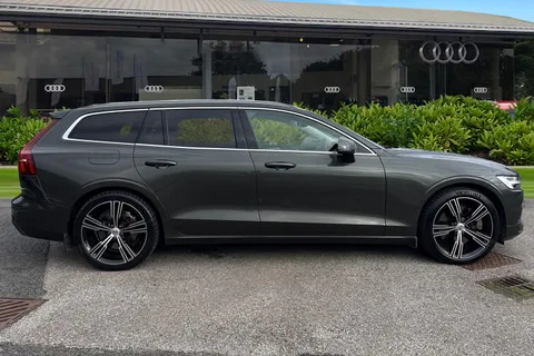YP22XJW Volvo V60 2.0h T6 Recharge 18.8kWh Inscription Auto AWD Euro 6 (s/s) 5dr Thumbnail #4