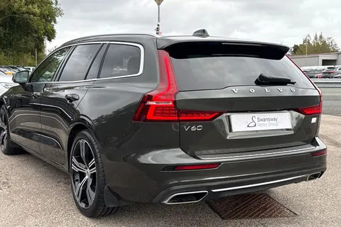 YP22XJW Volvo V60 2.0h T6 Recharge 18.8kWh Inscription Auto AWD Euro 6 (s/s) 5dr Thumbnail #8