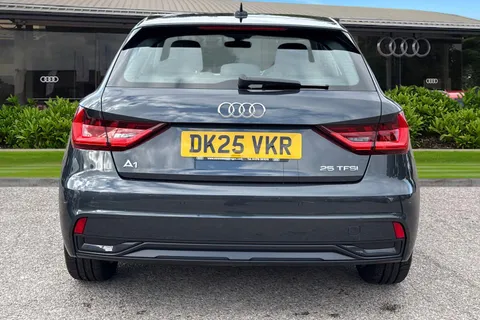 DK25VKR Audi A1 Sport 25 TFSI  95 PS 5-speed Thumbnail #5