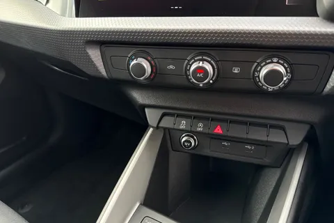 DK25VKR Audi A1 Sport 25 TFSI  95 PS 5-speed Thumbnail #45