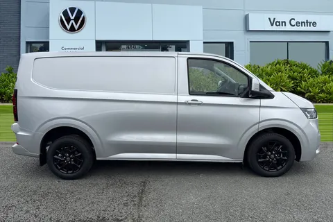 CX75HWJ Volkswagen Transporter 2.0 TDI T32 Commerce Pro Panel Van 5dr Diesel Auto 4Motion SWB Euro 6 (s/s) (150 ps) Thumbnail #4