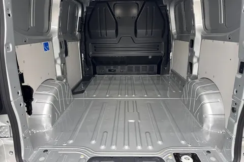 CX75HWJ Volkswagen Transporter 2.0 TDI T32 Commerce Pro Panel Van 5dr Diesel Auto 4Motion SWB Euro 6 (s/s) (150 ps) Thumbnail #7