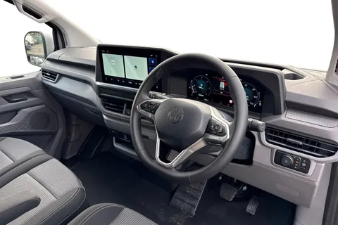 13 of 39 for VOLKSWAGEN TRANSPORTER 2.0 TDI 170 Commerce Pro Van Auto