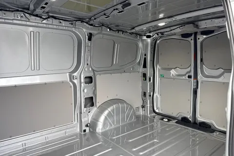 18 of 39 for VOLKSWAGEN TRANSPORTER 2.0 TDI 170 Commerce Pro Van Auto