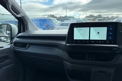 19 of 39 for VOLKSWAGEN TRANSPORTER 2.0 TDI 170 Commerce Pro Van Auto