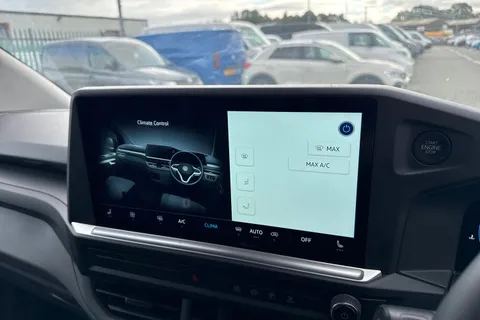 21 of 39 for VOLKSWAGEN TRANSPORTER 2.0 TDI 170 Commerce Pro Van Auto