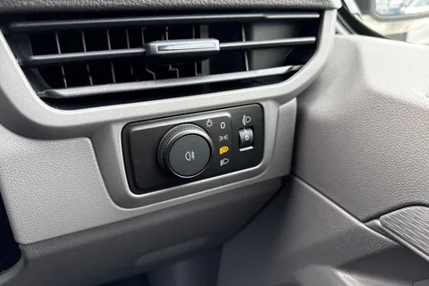 24 of 39 for VOLKSWAGEN TRANSPORTER 2.0 TDI 170 Commerce Pro Van Auto