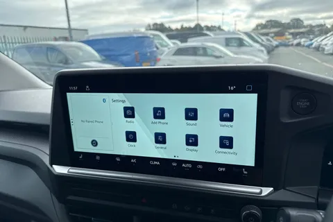 28 of 39 for VOLKSWAGEN TRANSPORTER 2.0 TDI 170 Commerce Pro Van Auto