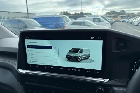 31 of 39 for VOLKSWAGEN TRANSPORTER 2.0 TDI 170 Commerce Pro Van Auto