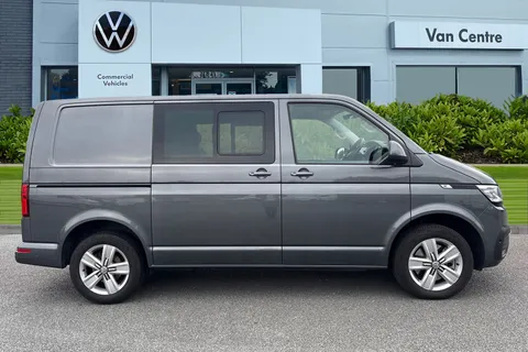 DG74EBF Volkswagen Transporter 2.0 TDI 150 Highline Kombi Van DSG Thumbnail #4