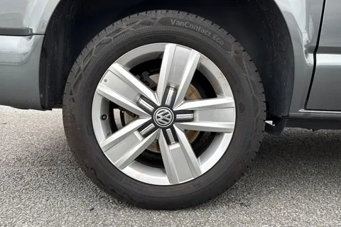 DG74EBF Volkswagen Transporter 2.0 TDI 150 Highline Kombi Van DSG Thumbnail #11