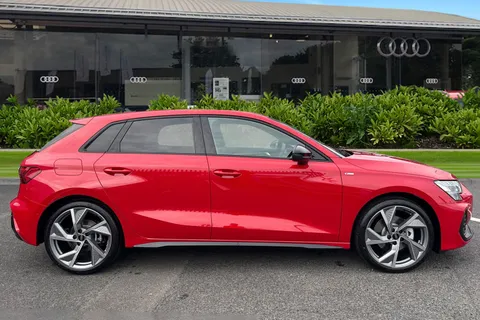  Audi A3 2.0 TDI Black Edition Sportback S Tronic Euro 6 (s/s) 5dr Thumbnail #4