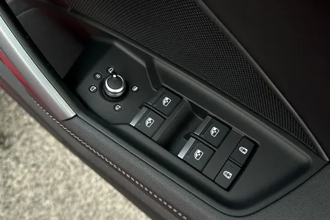  Audi A3 2.0 TDI Black Edition Sportback S Tronic Euro 6 (s/s) 5dr Thumbnail #47