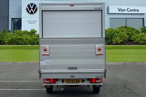 CX74LAA Volkswagen Crafter 2.0 TDI CR35 Commerce Luton 2dr Diesel Manual LWB Euro 6 (s/s) (ETG) (140 ps) Thumbnail #5