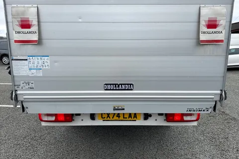 CX74LAA Volkswagen Crafter 2.0 TDI CR35 Commerce Luton 2dr Diesel Manual LWB Euro 6 (s/s) (ETG) (140 ps) Thumbnail #7