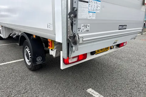 CX74LAA Volkswagen Crafter 2.0 TDI CR35 Commerce Luton 2dr Diesel Manual LWB Euro 6 (s/s) (ETG) (140 ps) Thumbnail #8