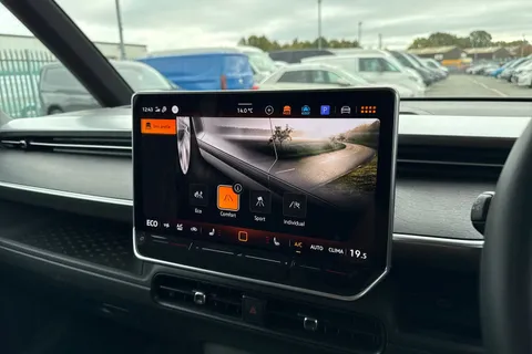 CX25LBF Volkswagen ID. Buzz 210kW Style Pro 79kWh 5dr Auto Thumbnail #39