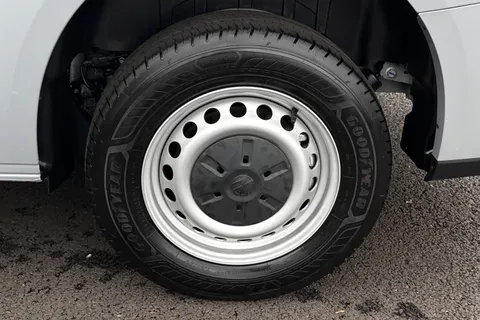 MF75FOD Volkswagen Transporter T32 Panel Van Commerce LWB 150 PS 2.0 TDI 8sp Automatic Thumbnail #7