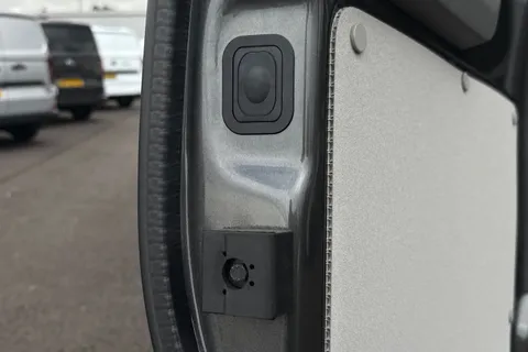 MF75FMZ Volkswagen Transporter T30 Panel Van Commerce Pro SWB 150 PS 2.0 TDI 8sp Automatic Thumbnail #34