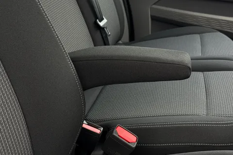 MF75FMZ Volkswagen Transporter T30 Panel Van Commerce Pro SWB 150 PS 2.0 TDI 8sp Automatic Thumbnail #36