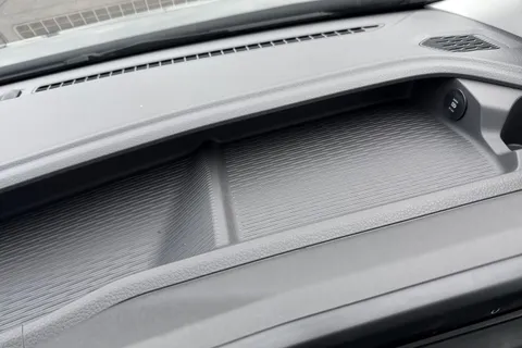 MF75FMZ Volkswagen Transporter T30 Panel Van Commerce Pro SWB 150 PS 2.0 TDI 8sp Automatic Thumbnail #37