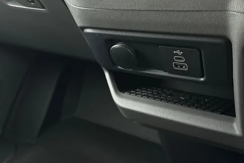 MF75FMZ Volkswagen Transporter T30 Panel Van Commerce Pro SWB 150 PS 2.0 TDI 8sp Automatic Thumbnail #41