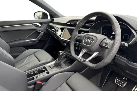 Audi Q3 1.5 TFSI CoD 35 Black Edition S Tronic Euro 6 (s/s) 5dr Thumbnail #8