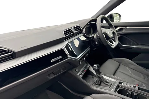 Audi Q3 1.5 TFSI CoD 35 Black Edition S Tronic Euro 6 (s/s) 5dr Thumbnail #9