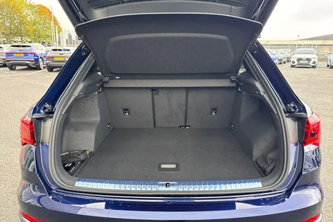 Audi Q3 1.5 TFSI CoD 35 Black Edition S Tronic Euro 6 (s/s) 5dr Thumbnail #10