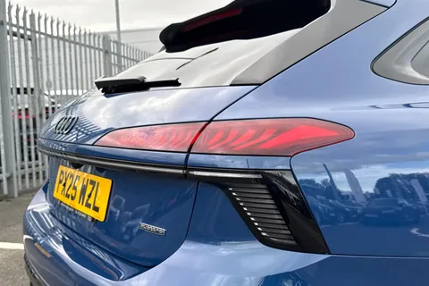 PX25WZL Audi A6 Avant 2.0 TDI Launch Edition S Tronic quattro Euro 6 (s/s) 5dr Thumbnail #8