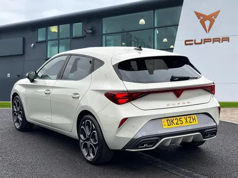 DK25XZH CUPRA Leon 1.5 eTSI 150 V1 5dr DSG Thumbnail #3