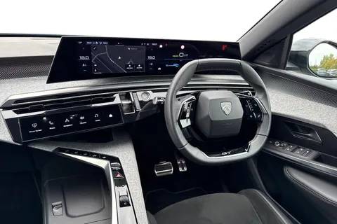 DF24YYH PEUGEOT E-3008 73kWh GT Auto 5dr Thumbnail #18