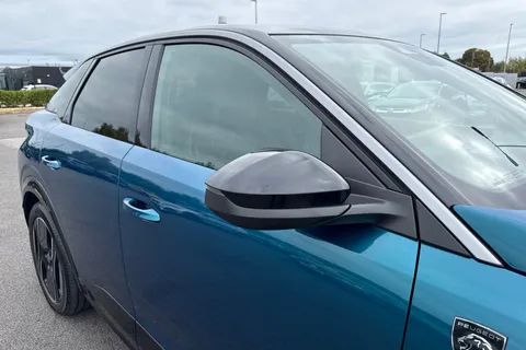 DF24YYH PEUGEOT E-3008 73kWh GT Auto 5dr Thumbnail #29