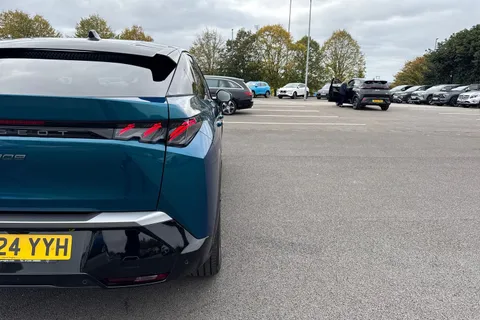 DF24YYH PEUGEOT E-3008 73kWh GT Auto 5dr Thumbnail #33