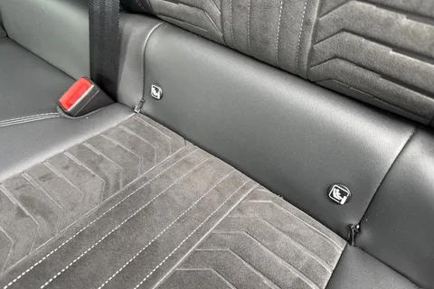 DF24YYH PEUGEOT E-3008 73kWh GT Auto 5dr Thumbnail #37