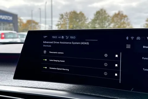 DF24YYH PEUGEOT E-3008 73kWh GT Auto 5dr Thumbnail #47