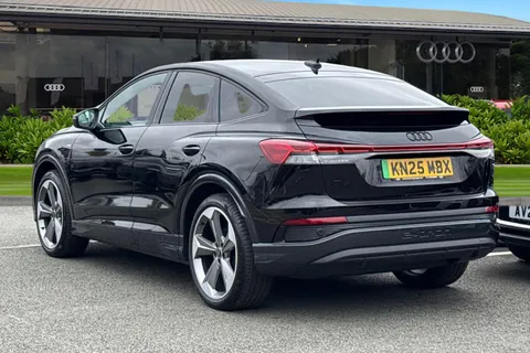 KN25MBX Audi Q4 e-tron Q4 Sportback Black Edition 45 e-tron 210,00 kW Thumbnail #3